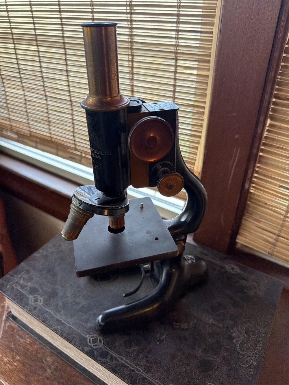 Antique 1915 Bausch & Lomb Optical Co. Rochester N.Y. Black Compound Microscope